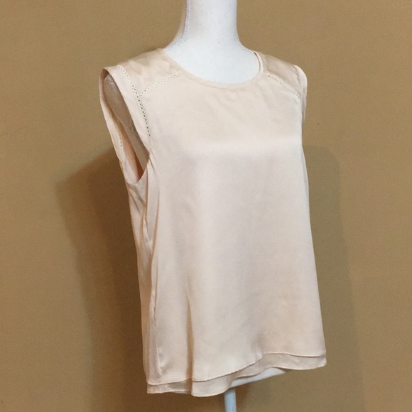 ✨TCEC✨CREAM SLEEVELESS TOP - Picture 4 of 15